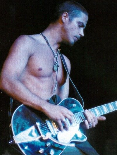 young-Chris-Cornell-chris-cornell-31294570-400-530_zpsc12baf7c.jpg