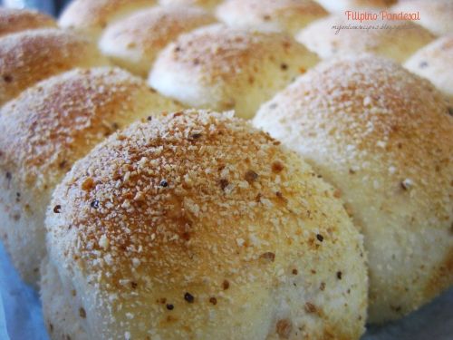 filipino pandesal photo c70488c1-8348-4bda-a703-d6ef0c794dea_zpsaa7f57f6.jpg