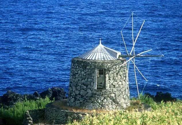 Windmill_Azores.jpg