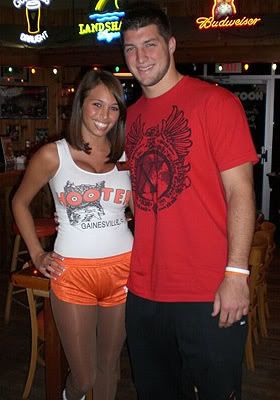 tebow hooters girl Pictures, Images and Photos