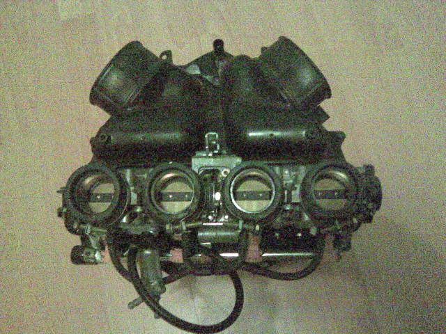 cbr600rr_06_throttles.jpg