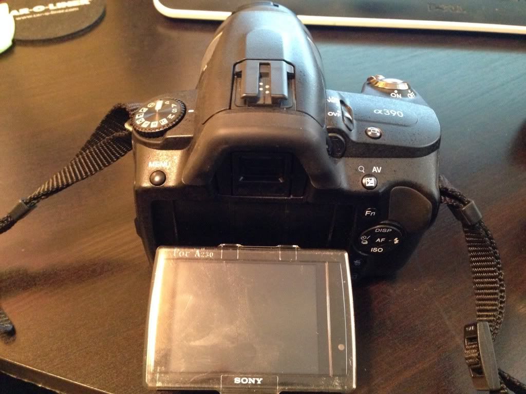 http://i179.photobucket.com/albums/w320/KatanaKris/sony%20camera%20for%20sale/35389E7E-0B2E-444D-925B-898C765FD7DF-9218-000004FA526A4F84_zps4a0d5194.jpg