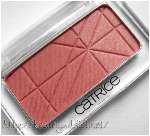 catrice_blushing_duo_ice_raspberry01.jpg